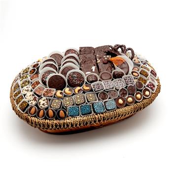 Grand Oval Chocolate basket