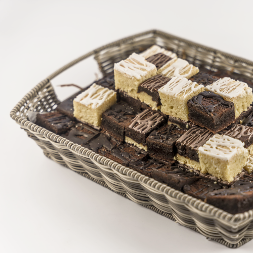 BDR01L-1 large brownie combination in a wicker basket 3