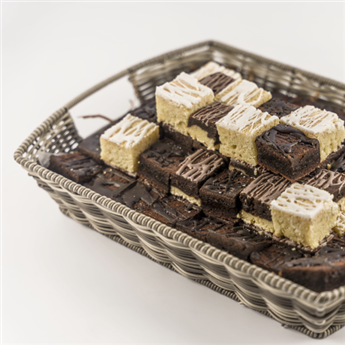 BDR01L-1 large brownie combination in a wicker basket 3