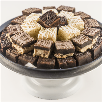 BDR09S-1 small brownie platter with white and dark chocolate drizzle